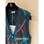 Chanel's "French Retro Street Relaxation" 24A Autumn/Winter New Collection  Women's Vneck Diamond Grid Color blocked Cashmere Sweater. Imported Kashmir cashmere fabric - Image 6