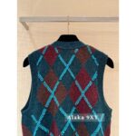 Chanel's "French Retro Street Relaxation" 24A Autumn/Winter New Collection  Women's Vneck Diamond Grid Color blocked Cashmere Sweater. Imported Kashmir cashmere fabric - Image 9