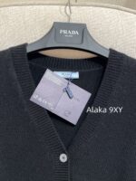 PRADA's "Noble Gold Feeling" 24 Autumn/Winter New Collection  Heavy industry doublelayer ostrich fur cuffs 100 cashmere knitted cardigan women's lazy and versatile temperament top - Image 22