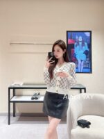 DIOR  D  2024 Early Autumn New Collection  Classic Diamond Grid Vneck Wool Knitted Cardigan Jacket Available in Two Colors for Women - Image 5