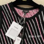 Chanel is incredibly beautiful  New Collection for Autumn/Winter Season 24: Colorful Yarn, Twill Wool, Knitted Jacquard, Round Neck, Sleeveless Zipper style Vest Coat/Dress