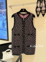 Chanel is incredibly beautiful  New Collection for Autumn/Winter Season 24: Colorful Yarn, Twill Wool, Knitted Jacquard, Round Neck, Sleeveless Zipper style Vest Coat/Dress - Image 6