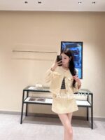 Celine  2024 Autumn/Winter New White Rich Beauty Double Pocket Soft Coarse Floral Short Coat Double Pocket Half Skirt - Image 6