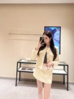 Celine  2024 Autumn/Winter New White Rich Beauty Double Pocket Soft Coarse Floral Short Coat Double Pocket Half Skirt - Image 7