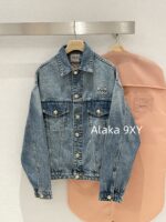 miumiu  2024 Early Autumn New Collection  Classic Knife Cut Letter Logo Collar Denim Coat for Women. Same style as Zhang Yuanying
