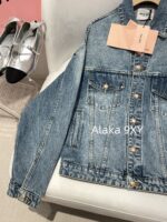 miumiu  2024 Early Autumn New Collection  Classic Knife Cut Letter Logo Collar Denim Coat for Women. Same style as Zhang Yuanying - Image 5