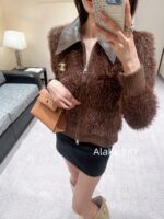 chanel   2024 Autumn/Winter New CollectionWhite Rich Beauty Dress Up Leather Zipper Collar Long Hair Hoodie Leather Sweater Metal Logo Brooch for Women - Image 5