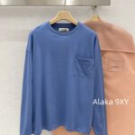 MIUMIU Early Autumn Universal Base Long Sleeve T is Coming24 New American Style Embroidered Letter Pocket Logo 100 Imported Cotton Fabric
