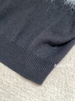 LOUIS VUITTON Haute SensationMust Buy White Rich Beauty   2024 autumn and winter new high proportion cashmere mohair long hair blended letter logo knitted short sleeved Tshirt sweater for women. - Image 6