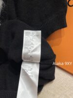 LOUIS VUITTON Haute SensationMust Buy White Rich Beauty   2024 autumn and winter new high proportion cashmere mohair long hair blended letter logo knitted short sleeved Tshirt sweater for women. - Image 7