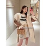 LOUIS VUITTON Haute SensationMust Buy White Rich Beauty   2024 autumn and winter new high proportion cashmere mohair long hair blended letter logo knitted short sleeved Tshirt sweater for women. - Image 17