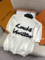 LOUIS VUITTON Haute SensationMust Buy White Rich Beauty   2024 autumn and winter new high proportion cashmere mohair long hair blended letter logo knitted short sleeved Tshirt sweater for women. - Image 25