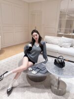 Miumiu Zhang Yuanying Same Style  High Grade Grey Series24 Autumn/Winter New Collection Vneck Color blocked Wool Knitted Coat for Women/Hooded Sweater for Women