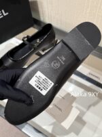 CHANEL  24A Autumn/Winter New Collection ShowDiamond Logo Color blocked Mary Jane Single Shoes for Women. - Image 2