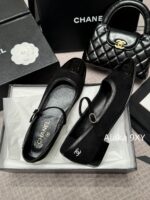 CHANEL  24A Autumn/Winter New Collection ShowDiamond Logo Color blocked Mary Jane Single Shoes for Women. - Image 7