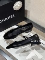 CHANEL  24A Autumn/Winter New Collection ShowDiamond Logo Color blocked Mary Jane Single Shoes for Women. - Image 13