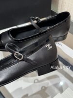 CHANEL  24A Autumn/Winter New Collection ShowDiamond Logo Color blocked Mary Jane Single Shoes for Women. - Image 24
