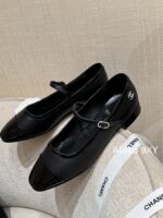 CHANEL  24A Autumn/Winter New Collection ShowDiamond Logo Color blocked Mary Jane Single Shoes for Women. - Image 31