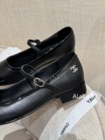 CHANEL  24A Autumn/Winter New Collection ShowDiamond Logo Color blocked Mary Jane Single Shoes for Women. - Image 32