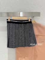 MIUMIU autumn and winter versatile matching2024SS new college style gray elastic letter logo pleated skirt for women/short skirt for women - Image 10