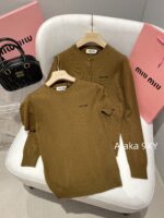 miumiu  New color scheme for autumn and winter 24Classic letter logo, retro age reducing college style outfit, 100 cashmere fabric, knitted cardigan, long sleeved - Image 7