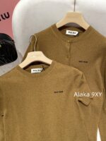 miumiu  New color scheme for autumn and winter 24Classic letter logo, retro age reducing college style outfit, 100 cashmere fabric, knitted cardigan, long sleeved - Image 8