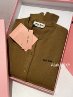 miumiu  New color scheme for autumn and winter 24Classic letter logo, retro age reducing college style outfit, 100 cashmere fabric, knitted cardigan, long sleeved - Image 11