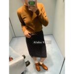 miumiu  New color scheme for autumn and winter 24Classic letter logo, retro age reducing college style outfit, 100 cashmere fabric, knitted cardigan, long sleeved - Image 18