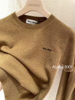 miumiu  New color scheme for autumn and winter 24Classic letter logo, retro age reducing college style outfit, 100 cashmere fabric, knitted cardigan, long sleeved - Image 21
