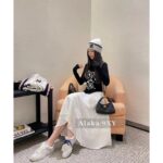 CHANEL  24k Autumn/Winter New Collection/Imported Coarse Felt Weaving  Classic logo of cashmere fabric, cold hat, knitted hat, cashmere scarf   scarf - Image 3