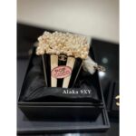 CHANEL's new model is extremely difficult to buy, same as Jennie's  24 Collector Series Heavy duty Pearl Box Resin Chain  Package/Banquet Package. Gift box packaging - Image 8
