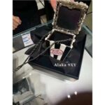 CHANEL's new model is extremely difficult to buy, same as Jennie's  24 Collector Series Heavy duty Pearl Box Resin Chain  Package/Banquet Package. Gift box packaging - Image 12