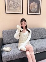 CHANEL   24k Autumn/Winter New Collection Show/Cashmere and Wool  Loose and slimming casual Vneck ruffled sleeve knitted dress for women in winter - Image 6