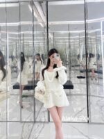 CHANEL   24k Autumn/Winter New Collection Show/Cashmere and Wool  Loose and slimming casual Vneck ruffled sleeve knitted dress for women in winter - Image 7