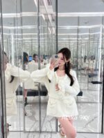 CHANEL   24k Autumn/Winter New Collection Show/Cashmere and Wool  Loose and slimming casual Vneck ruffled sleeve knitted dress for women in winter - Image 9