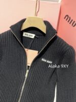 MIUMIU's "Visual Quick Weight Loss of Ten Pounds" Paper Man 24ss Early Autumn New Collection  Wool Jacquard Logo Zipper Wool Knitted Long Sleeve - Image 8