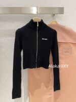 MIUMIU's "Visual Quick Weight Loss of Ten Pounds" Paper Man 24ss Early Autumn New Collection  Wool Jacquard Logo Zipper Wool Knitted Long Sleeve - Image 13