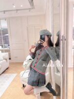 THOM BROWNE girl  Must earn24ss simple color matching Fried Dough Twists crocheted wool knitted cardigan coat for women. Available in two colors, super cute - Image 8