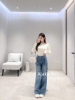 CHANEL AutumnWinter Style KingSuper Comfortable   2024 autumnwinter new wool logo round neck striped base knit sweater. Available in three colors