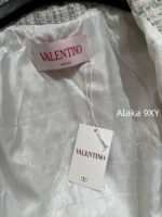 VALENTINO High Edition_  New wool colored blue bead coarse tweed jacket for autumn and winter 24, waist cinching short style, youthful and youthful style - Image 3