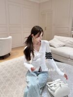 THOM BROWNE High Version, 24s Early Autumn New Collection   Classic back jacquard logo dog long sleeved knitted cardigan for women - Image 3