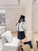 THOM BROWNE TB  Round neck youthful girl like little white flower2024SS autumn and winter new collection black and white color blocked round neck knitted cardigan jacket for women. - Image 23
