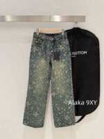 LOUIS VUITTON  The versatile and versatile pants are here24k autumn and winter new series laser electric painting logo high waist slimming wide leg pants for women. Pear shaped figure is a musthave for fashion - Image 6