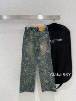 LOUIS VUITTON  The versatile and versatile pants are here24k autumn and winter new series laser electric painting logo high waist slimming wide leg pants for women. Pear shaped figure is a musthave for fashion - Image 8