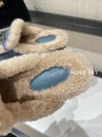 Hermes  A musthave for autumn and winter2024 new imported Australian 100 lamb wool Kelly button suede slippers for women. Italian genuine leather outsole - Image 11