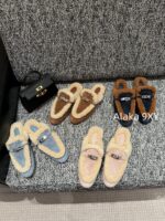 Hermes  A musthave for autumn and winter2024 new imported Australian 100 lamb wool Kelly button suede slippers for women. Italian genuine leather outsole - Image 42