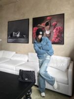 CHANEL's self retained funds. 2024k Autumn/Winter New Collection   Pocket jacquard embroidered logo high waist slimming straight leg wide leg jeans   Show off weight and leg length