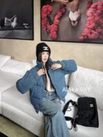 CHANEL's self retained funds. 2024k Autumn/Winter New Collection   Pocket jacquard embroidered logo high waist slimming straight leg wide leg jeans   Show off weight and leg length - Image 3