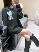 LOUIS VUITTON  2024 Autumn/Winter New Collection _ Classic Jacquard Letter Logo High Grade Grey Series 100 Sheepskin Fabric Hooded Sweater. Same gender design - Image 15