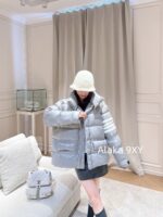 THOM BROWNE TB  2024 Autumn/Winter New Collection Four Bar Thick Bread Jacket Men's and Women's National Standard 90 White Duck Down Down Jacket Jacket. Large size unisex design